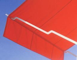 2002_bowen_sous_un_auvent_rouge_under_a_red_awning_100x81_cm_availabe.jpg