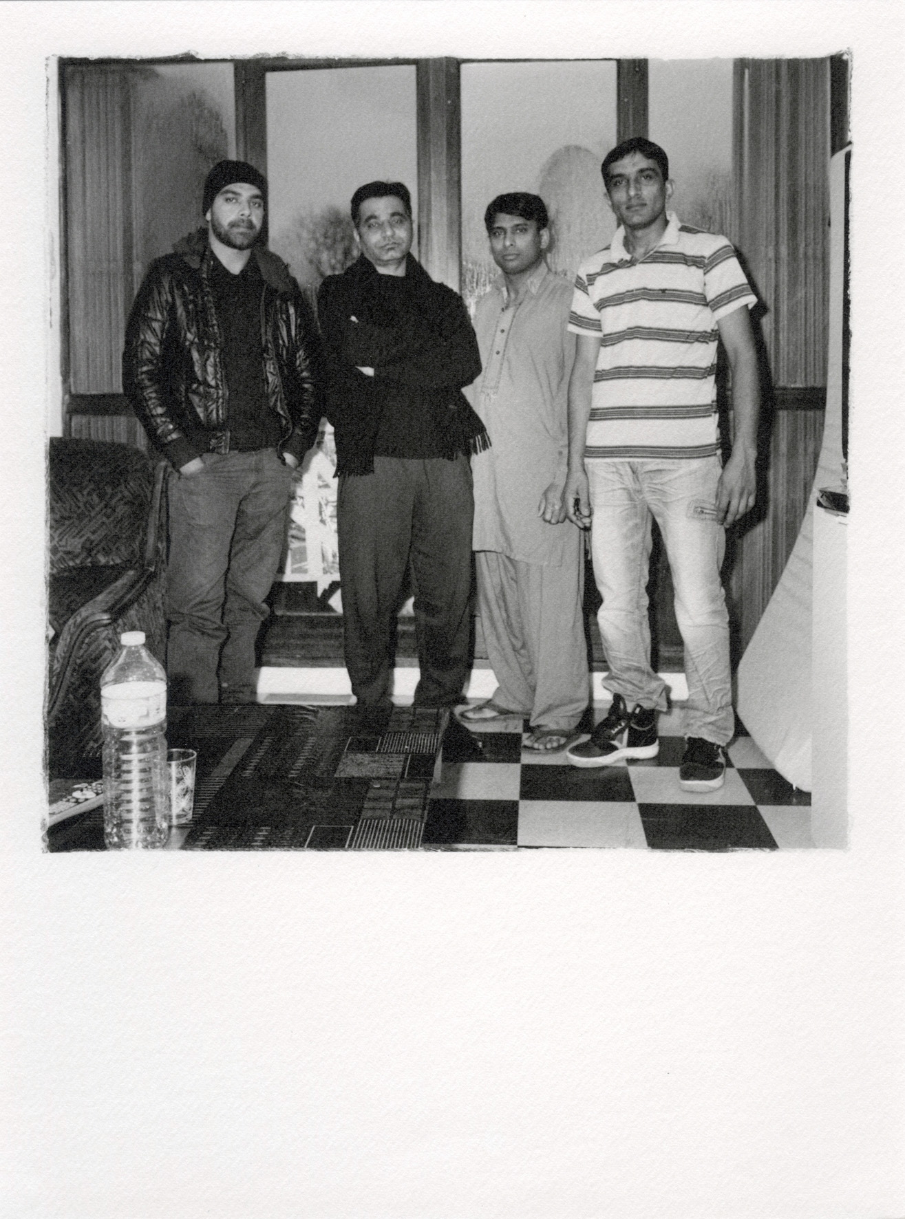 simoes_portraits_chene-pointu_clichy-sous-bois_10_2011-15_papier_foma_mg_classic_baryte_mat_warmtone_18x24_cm_image_15_5_x_15_5_cm.jpg