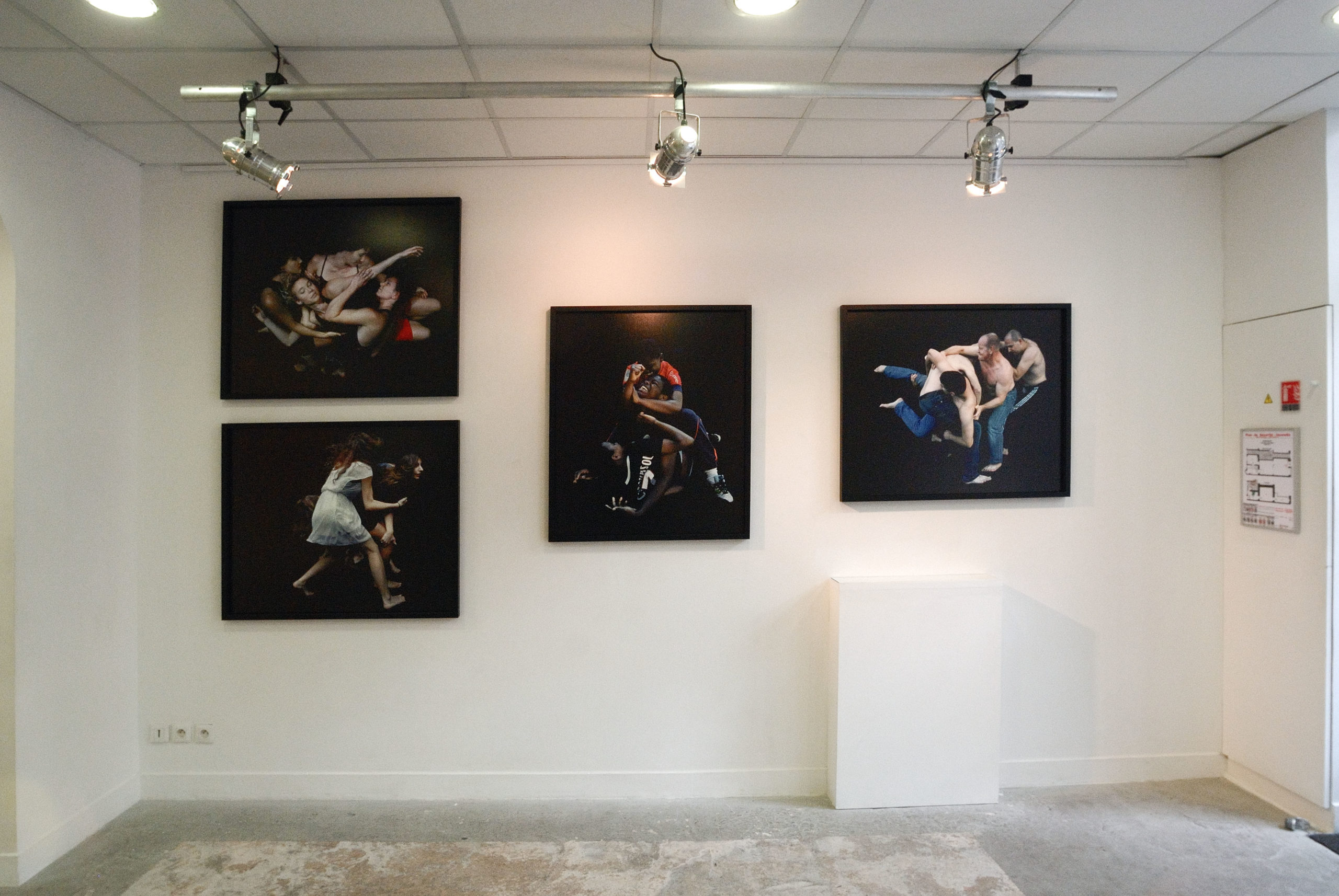 Tina Merandon - Bang serie, installation au HUIT - expo 