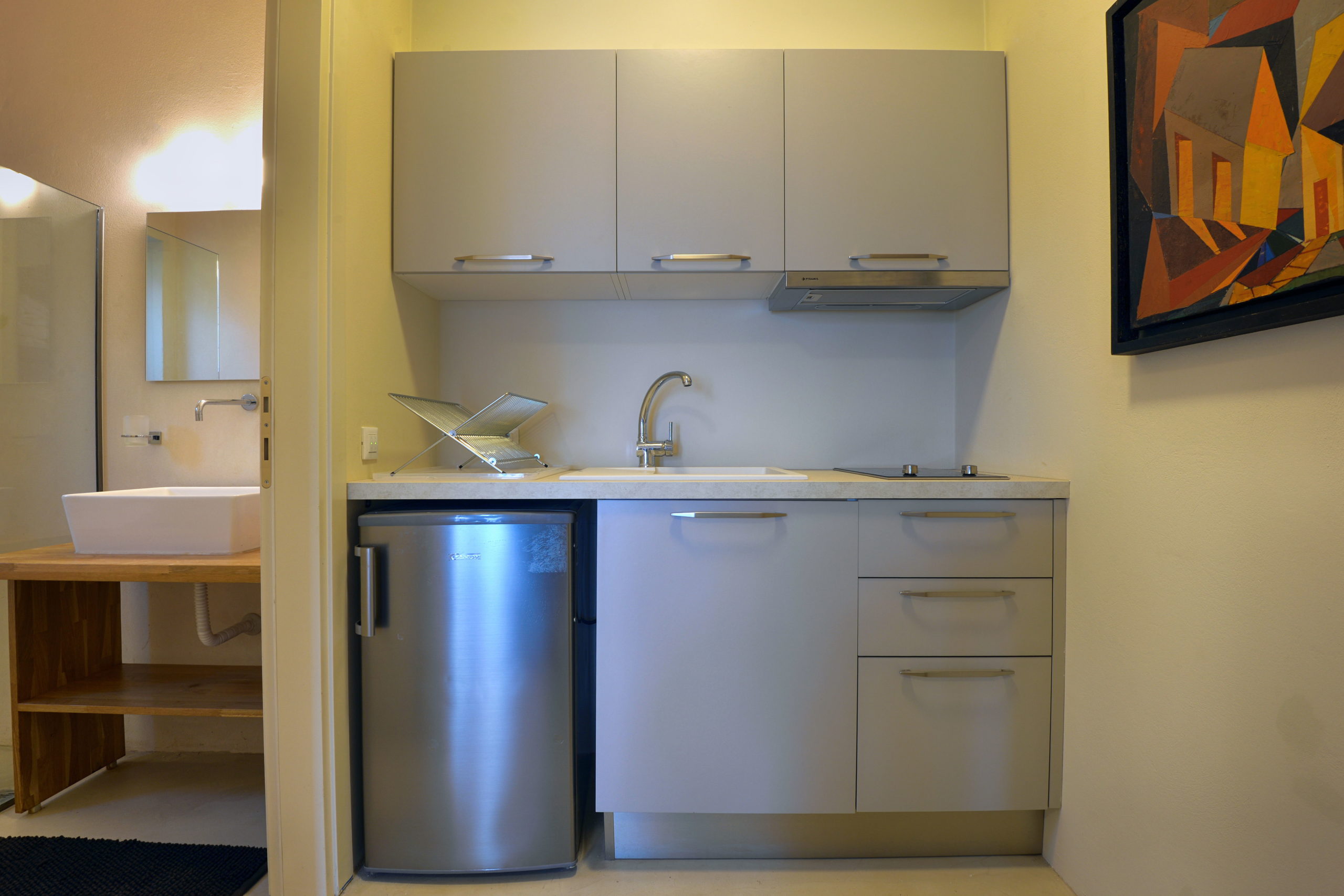 33_villa_dinos_bedroom_level_1_kitchenette_-_la_chambre_a_coucher_niveau_1_kitchenette.jpg