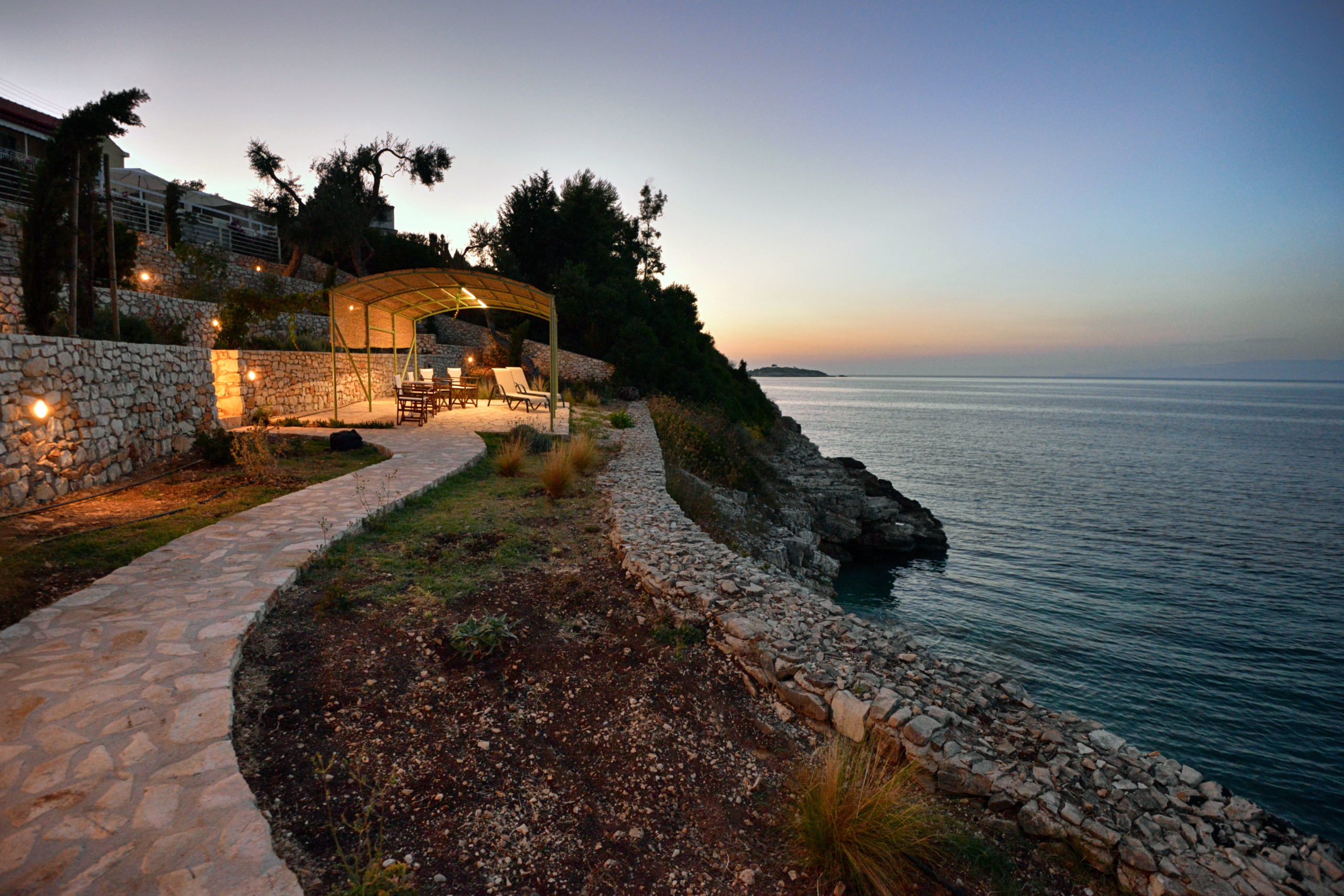 seaside_gaden_evening.jpg